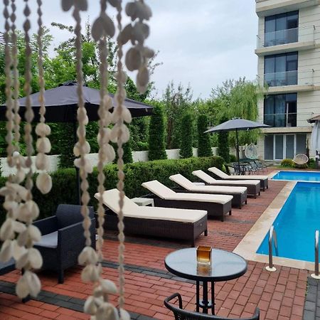 New House Kobuleti Hotel Bagian luar foto