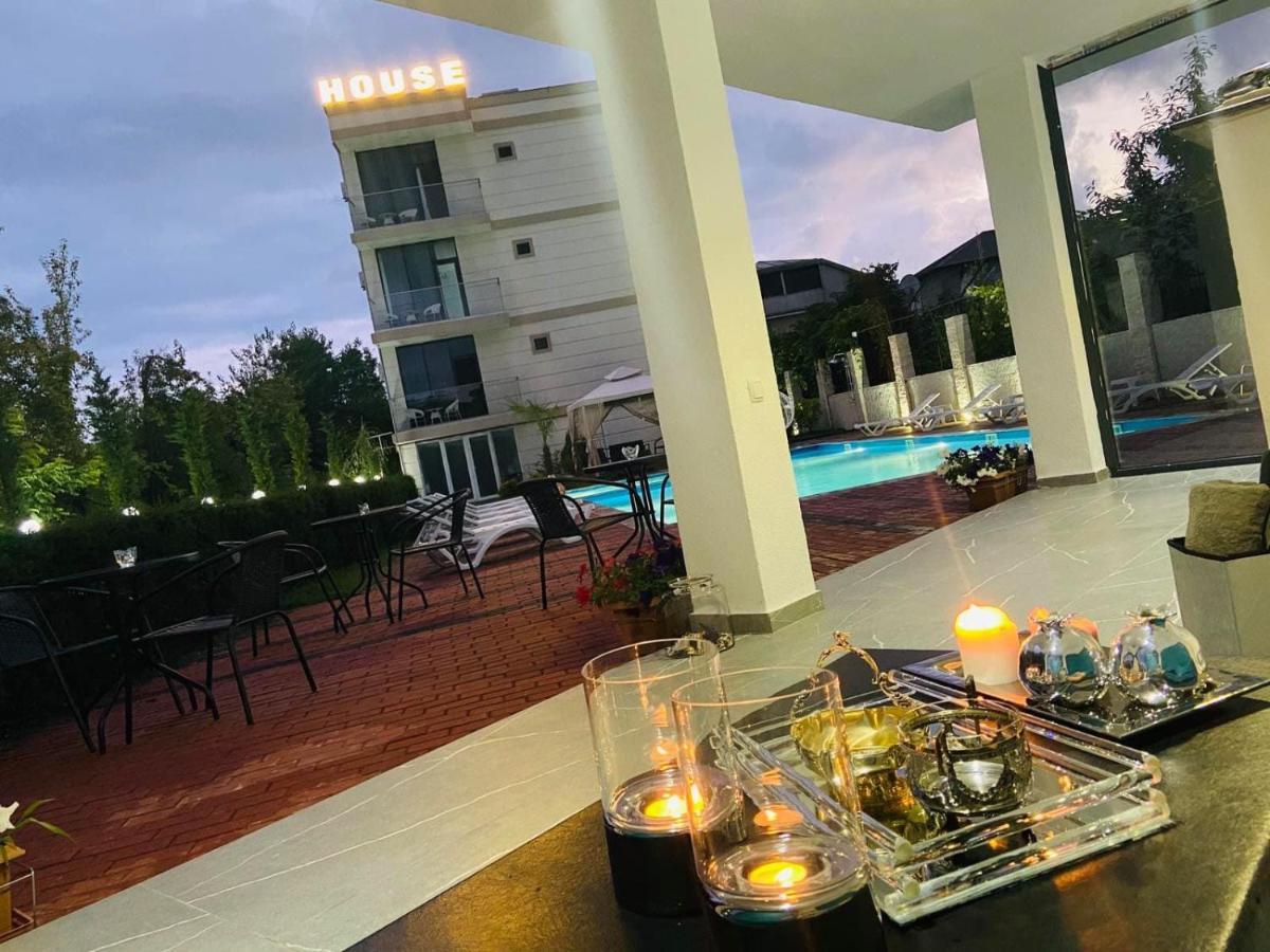 New House Kobuleti Hotel Bagian luar foto