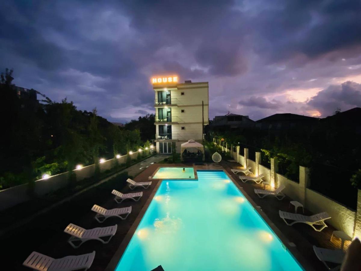 New House Kobuleti Hotel Bagian luar foto