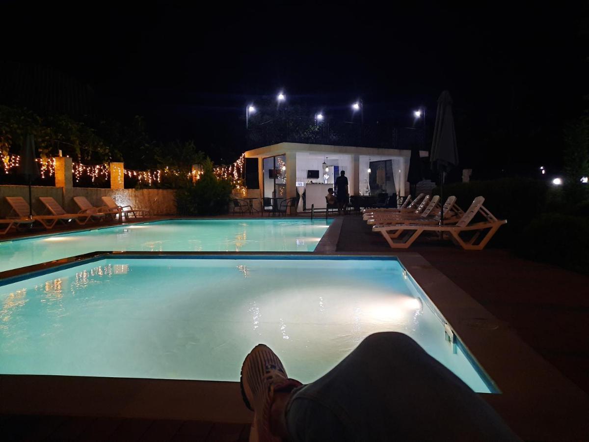 New House Kobuleti Hotel Bagian luar foto