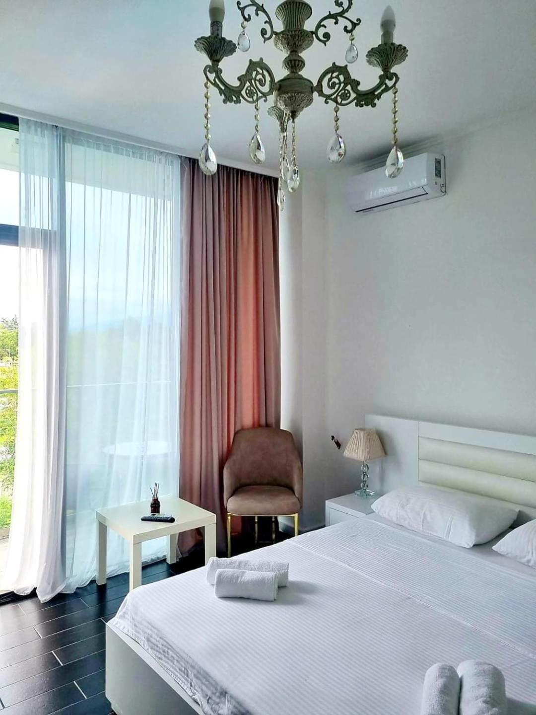 New House Kobuleti Hotel Bagian luar foto