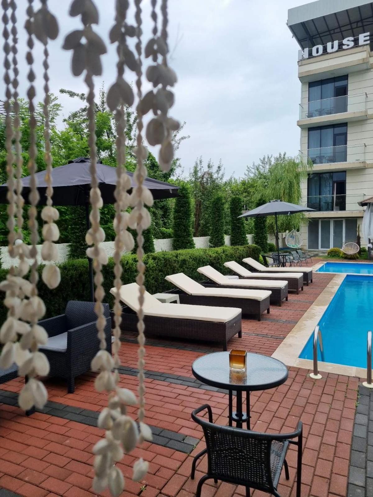 New House Kobuleti Hotel Bagian luar foto