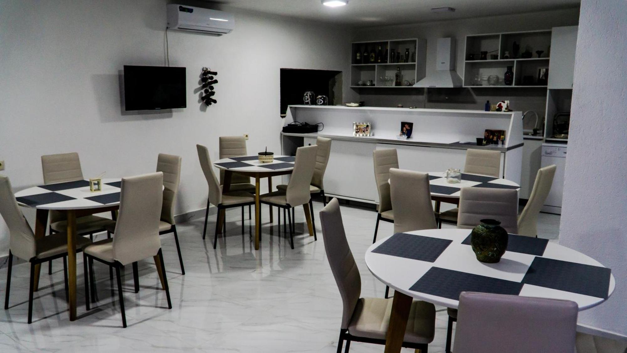New House Kobuleti Hotel Bagian luar foto