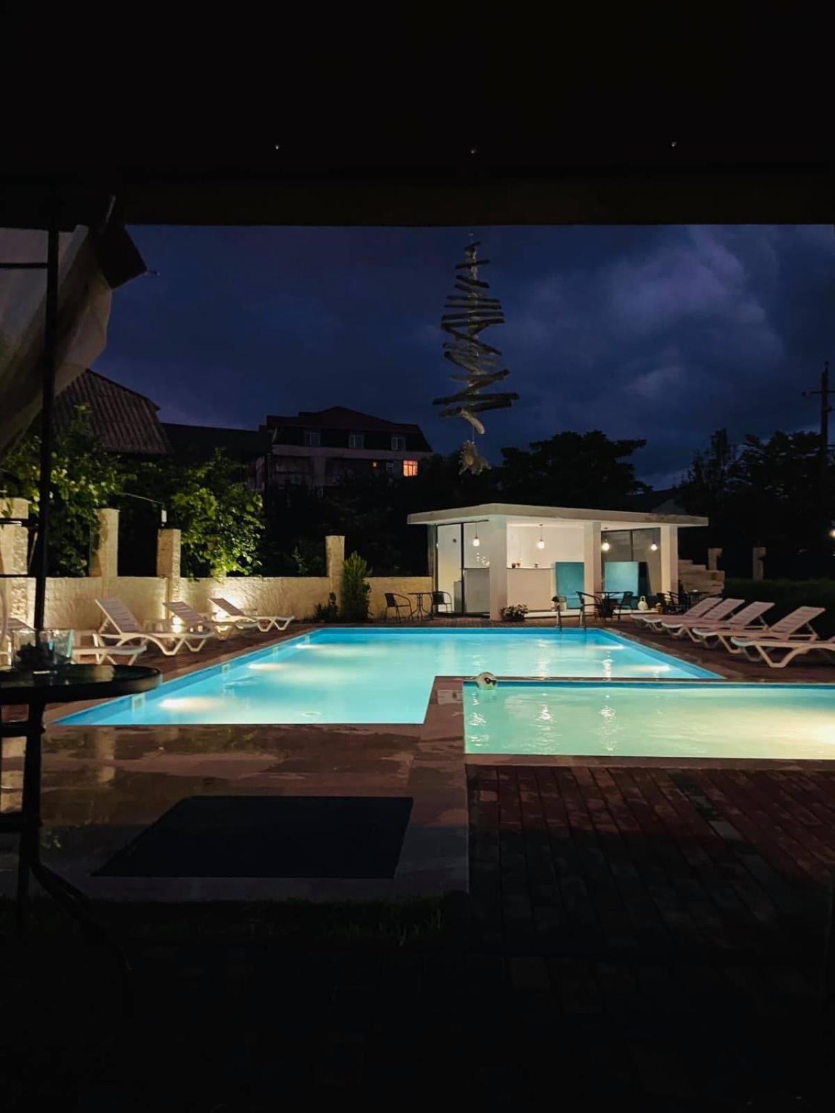 New House Kobuleti Hotel Bagian luar foto