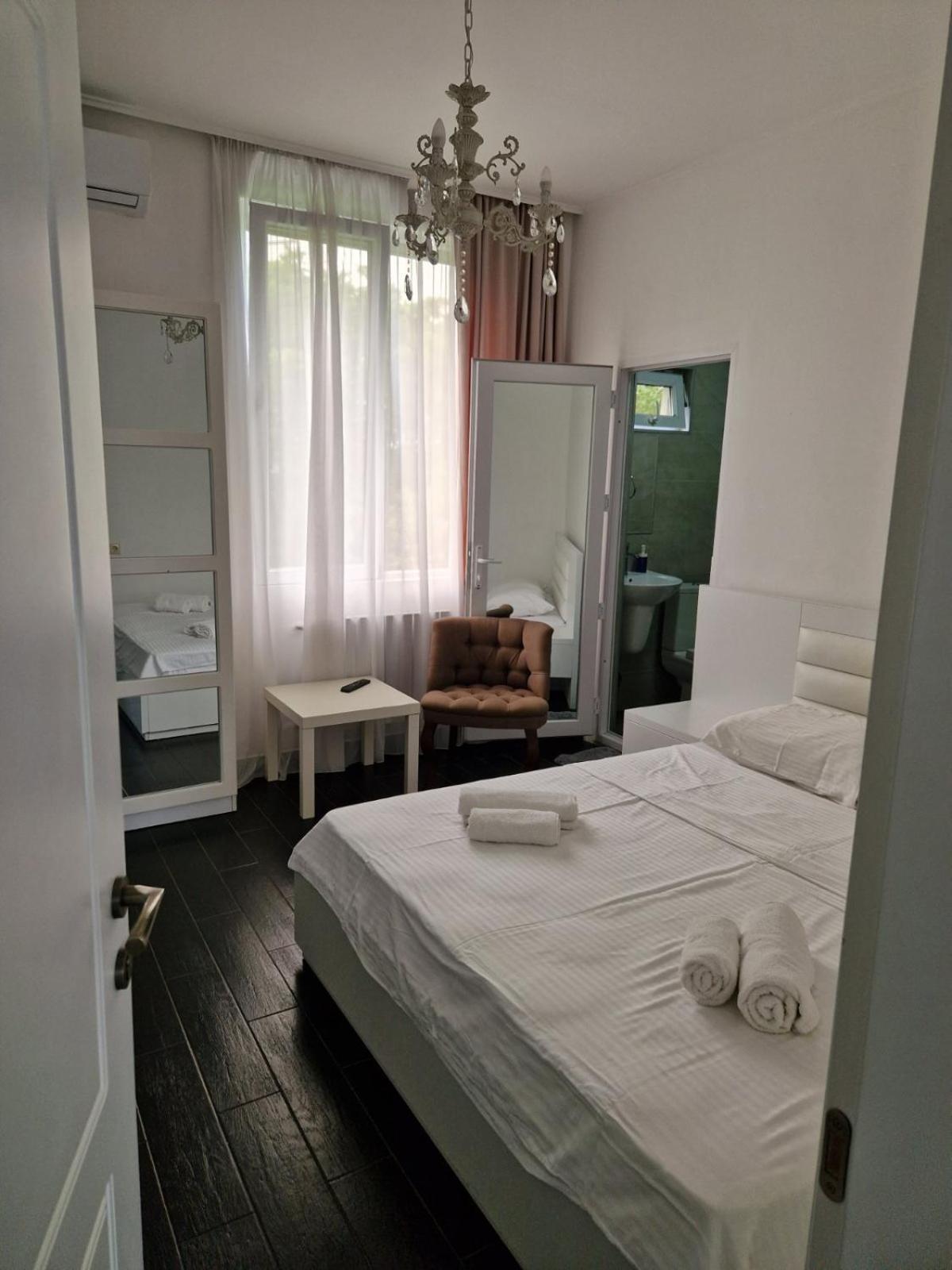 New House Kobuleti Hotel Bagian luar foto