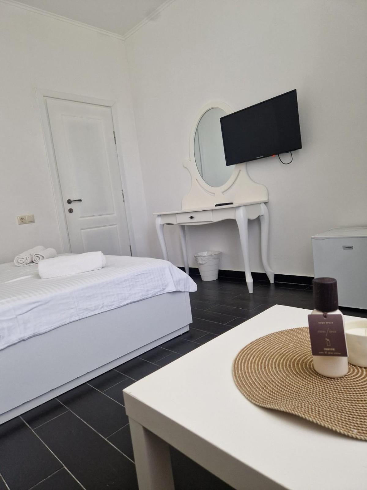 New House Kobuleti Hotel Bagian luar foto