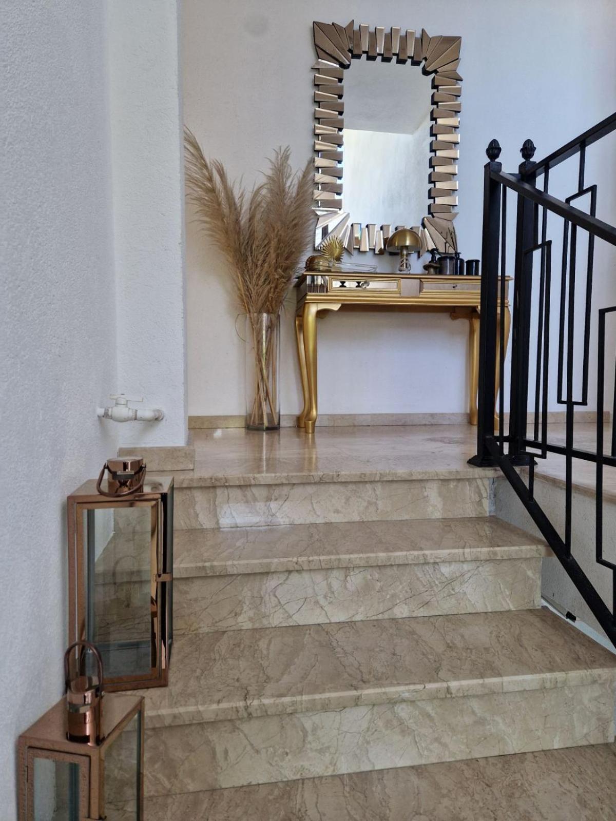 New House Kobuleti Hotel Bagian luar foto