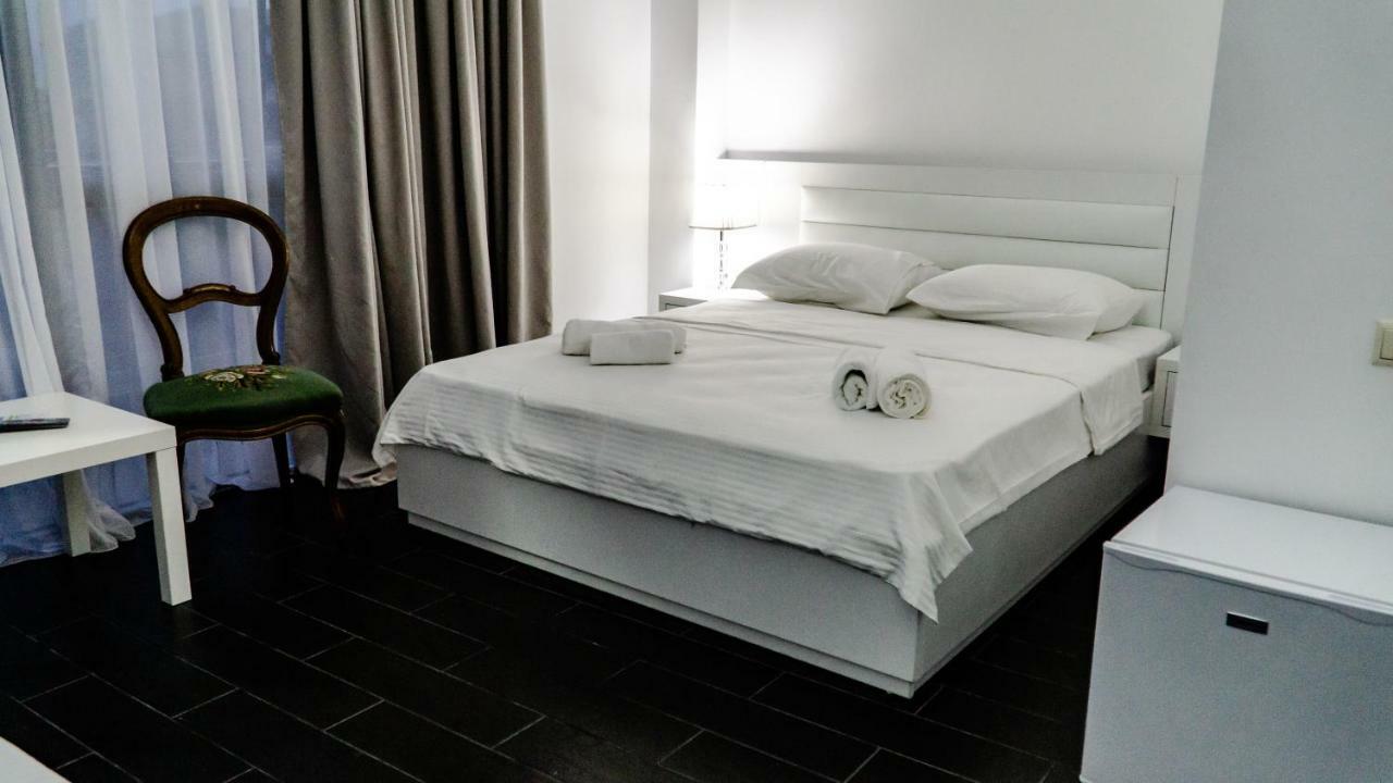 New House Kobuleti Hotel Bagian luar foto