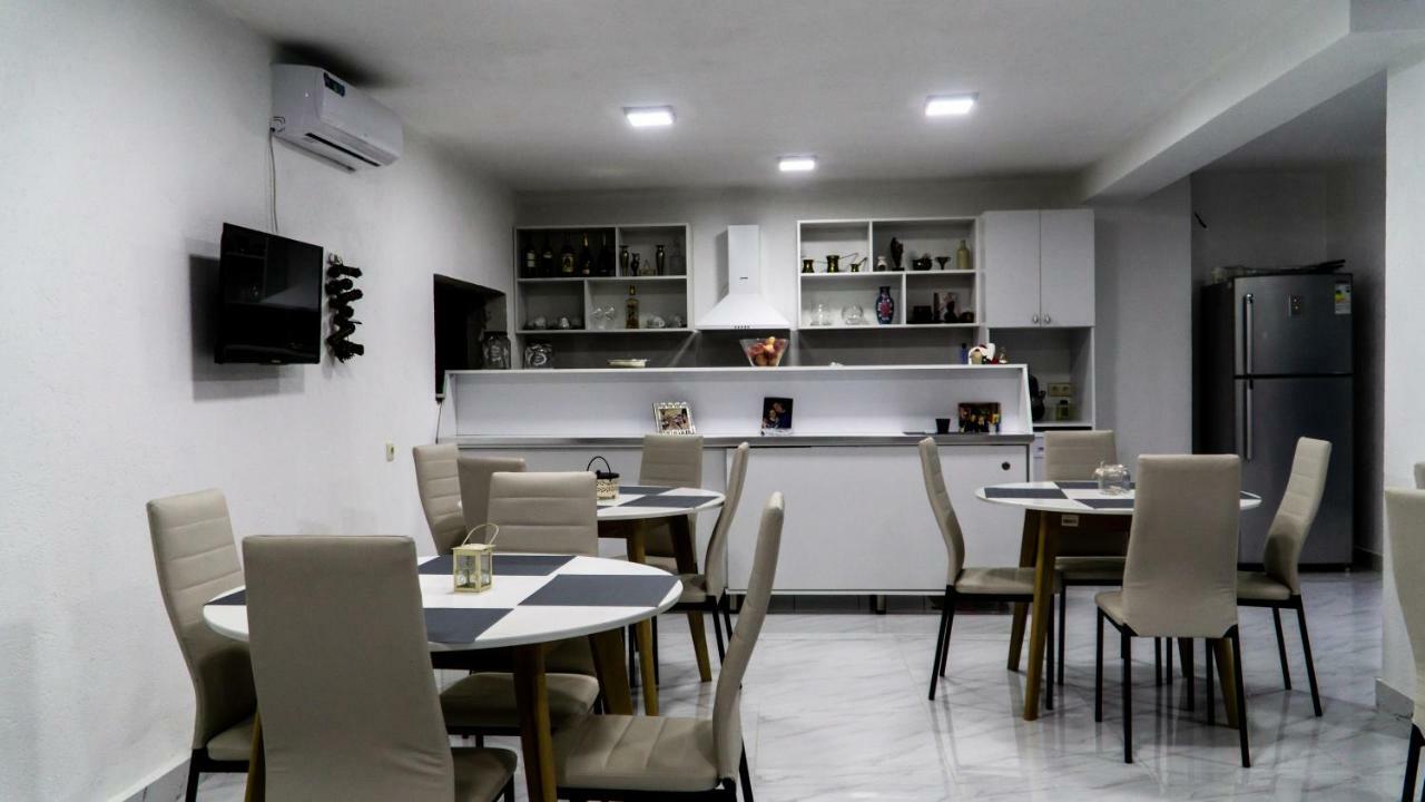 New House Kobuleti Hotel Bagian luar foto